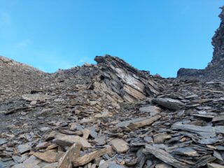 Il canalone detritico da cui siamo scesi 