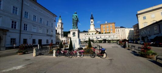 Mozartplatz dove inizia ufficialmente la ciclabile