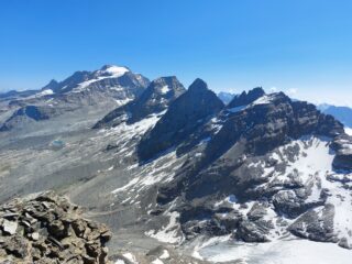 Vista su Gran Paradiso, Ciarforon, Monciar e Denti del Broglio