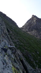 il primo spit.. pochi metri sopra l'attacco..