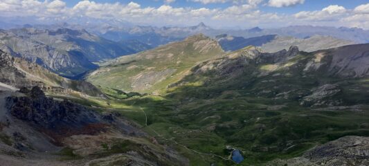 dalla vetta lato francese: Refuge e Lac de la Blanche 