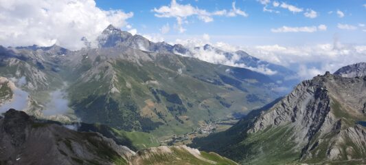 il Monviso fra le nuvole