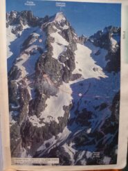Tutta questa neve ovviamente non c'è in tutto il tratto di traverso , che è su e giù per aggirare le difficoltà (4a è una variante che non fa nessuno , data con mezzo grado in più PD+)