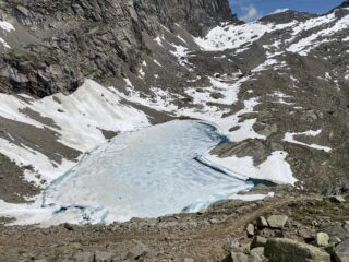 Lago Lillet e in fondo Colle della Porta 