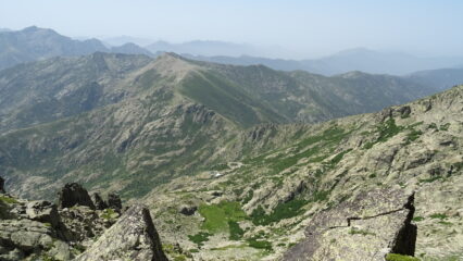 Vista verso il rifugio e i Pinzi Curbini