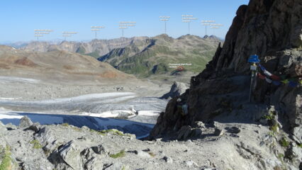 Sbuchiamo alla Porta d'Es-cha. 3008mt.