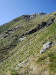 Ripido pendio da seguire in traverso e da salire sino in cresta