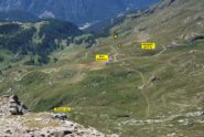 La via di discesa dalla vetta, con la traccia del sentiero 4 e l’alpeggio dove ho chiesto la dritta per individuarlo
