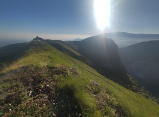 Sulla cresta, superata la prima punta sopra il rifugio
