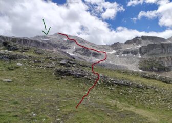 In rosso la via percorsa e in verde la cresta da dove forse sale la via normale 