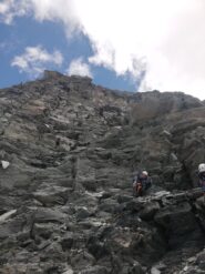 il primo risalto con l'evidente tetto da superare a destra