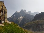 Dal rifugio vista spettacolare su Pelvoux, Pic Sans Nom ed Ailefroide