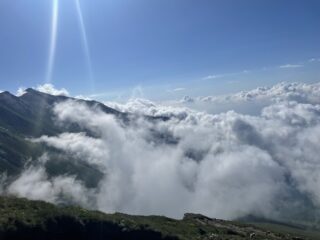 Nuvole che vanno e vengono senza creare problemi