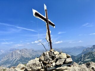 La croce di vetta