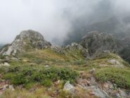 Pendio sotto la cima visto dalla cresta sommitale