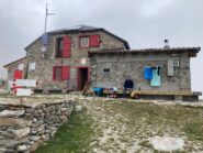 Rifugio Vaccarone nella nebbia
