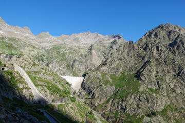 Sbarramento diga del Chiotas e Serra dell'Argentera sullo sfondo