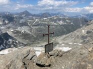 Una delle 3 croci in punta al Niblè