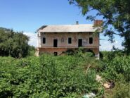 Casa diroccata nelle vicinanze delle cave.
