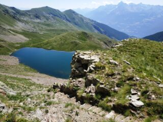 Salendo sopra il lago Fallere, praticamente una scala...