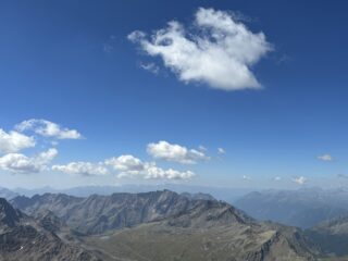 Il monte Sobretta visto dalla cima