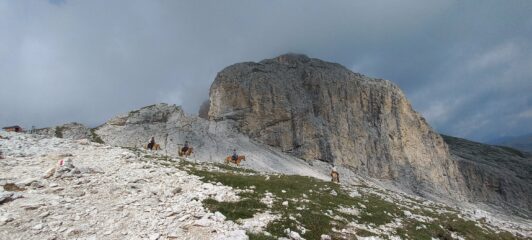 Sass de Dona, poco prima del passo di Dona