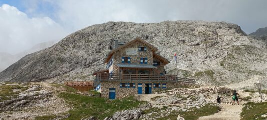 Rifugio Antermoia (2490m)