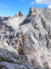 In mezzo la forcella di Croda Rotta