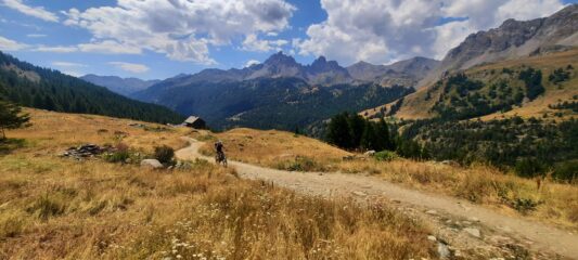 La dura sterrata per il rifugio Ricou
