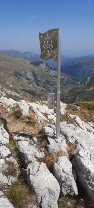 bandiera occitana sulla Rocca Parvo