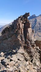 Il gendarme, unico punto critico della cresta, se si vuole farla senza aggirare.