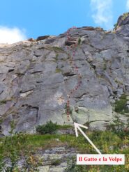 Attacco da sotto la via. Poco a sx 