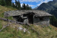 La baita di Louisch Gavene (nome sulla porta) dove il sentiero 5A inverte il senso di marcia