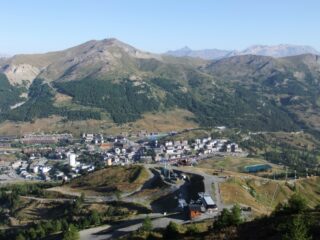 Sestriere ed il Fraiteve da sopra l' Alpette