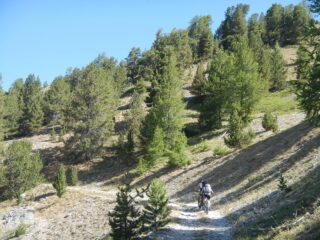 sterrato verso il Fort de la Grand Maye