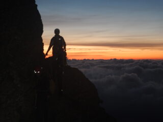 Colori dell'alba durante la ferrata per il Passo delle Sagnette