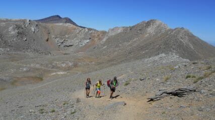 salita finale, sullo sfondo il Veleta