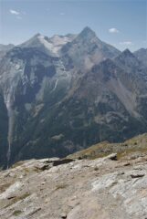 Tutto-Trajo dalla Pointe Tsa Seche: ghiacciaio, colle, punta e alpeggi