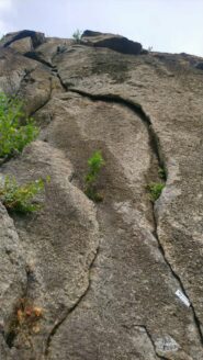 Settore sud : Fuga dalla realtà (6a) e la sua variante dx (6a)