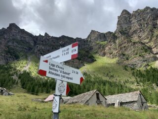 il sentiero dei Balmitt è una serpentina di oltre 45 gradi che la foto non rende!