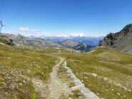 In discesa dal colle verso il vallone di Laris