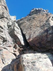 targa di marmo sotto al torrione St Robert