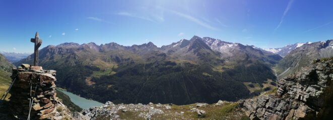 panorama con il lago