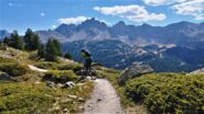 Il primo tratto del sentiero-balcone verso Nevache  