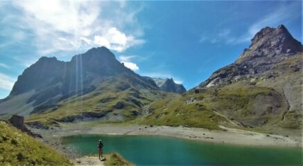Al Lac du Grand Ban: dietro il lago il Col des Cerces e la Pointe