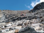 Il grande masso con ometto visto un po' più da vicino...