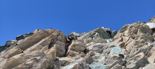 sotto la croce di vetta del Mongioia