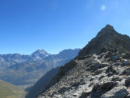 Vetta Pointe de Drone vista salendo da ovest; sfondo Velan e gran Combin