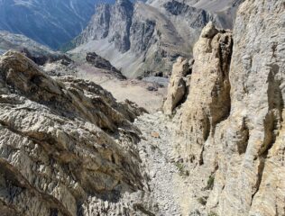 canalino con persona in fondo