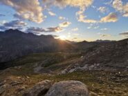 L'alba vista dal vallone sotto il ghiacciaio di Nel in direzione del Jervis.
